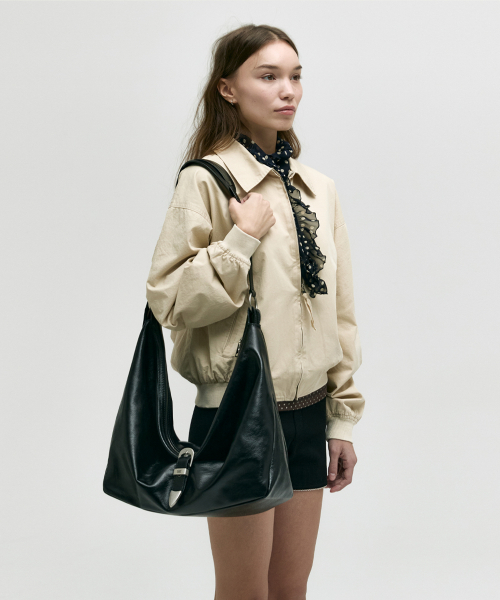 BELTED HOBO_black glossy plain