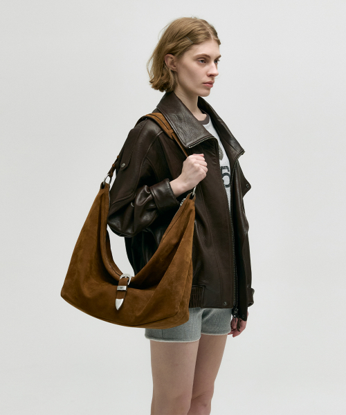 BELTED HOBO_chestnut nubuck