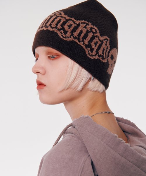 SKULL LOGO JACQUARD BEANIE [BROWN]