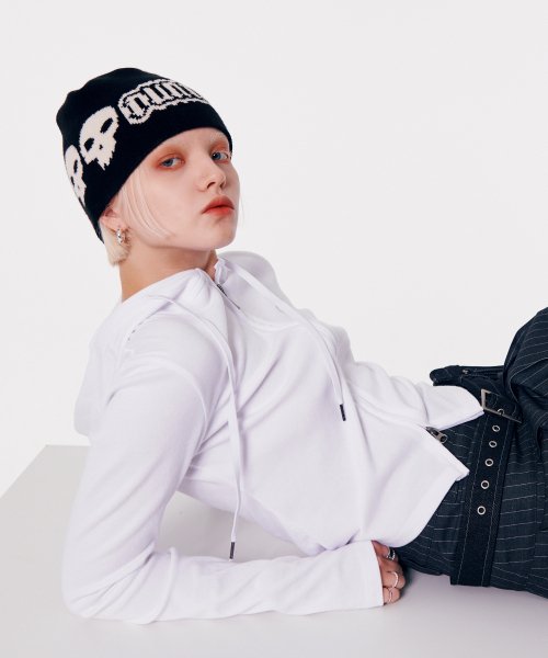 SKULL LOGO JACQUARD BEANIE [BLACK]