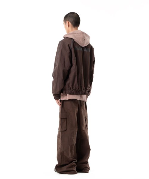Stretched Knee Slit Cargo Pants (Brown)