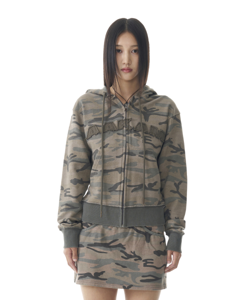 Contrast Logo Zip-up Hoodie (Khaki)