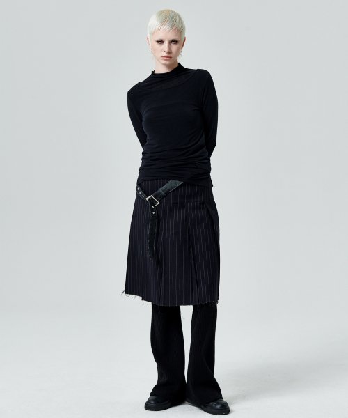 LAYERED TURTLENECK TOP [BLACK]