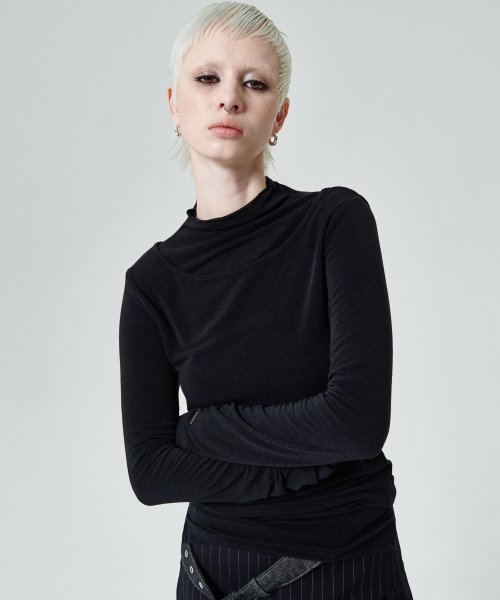 LAYERED TURTLENECK TOP [BLACK]