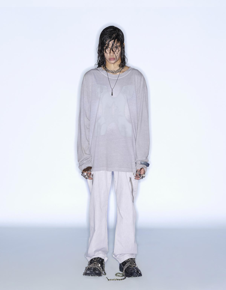 DIRTY BLEACHED CROSS EMBROIDERY L/S TEE_DIRTY GREY