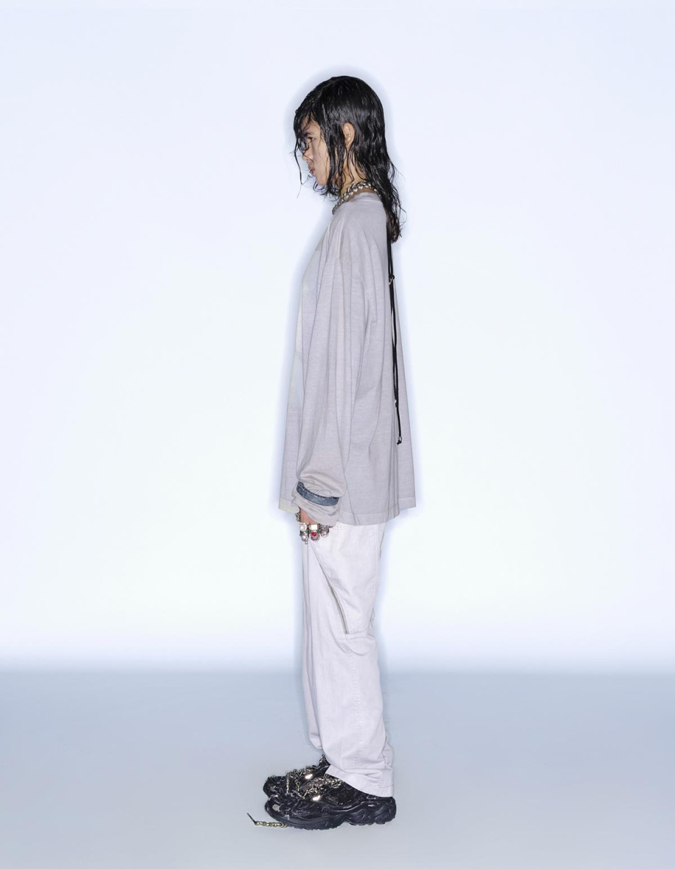 DIRTY BLEACHED CROSS EMBROIDERY L/S TEE_DIRTY GREY