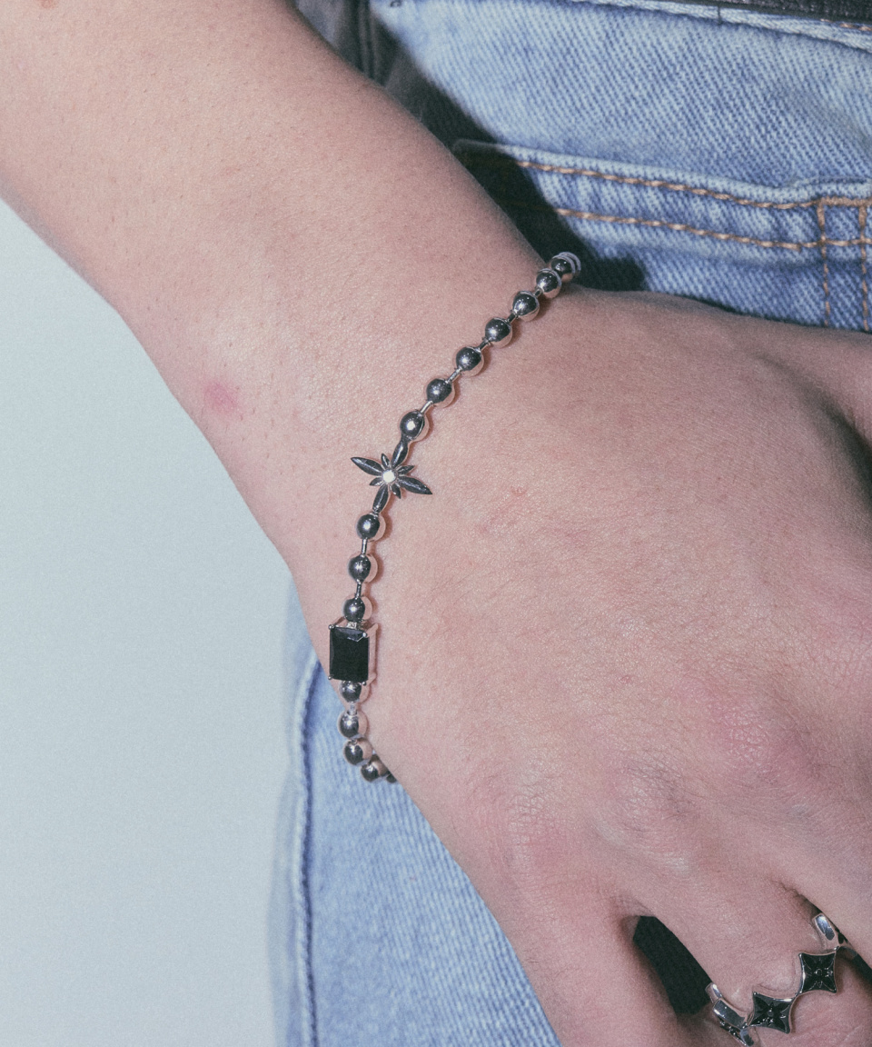 MUSINSA公式 | AG47 i need. Bracelet-02 Black Stone Flower Ball Chains