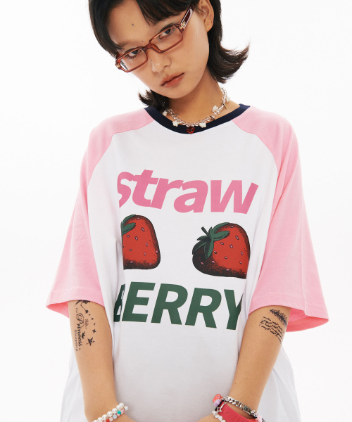 Strawberry Overfit Raglan T-shirt [White]