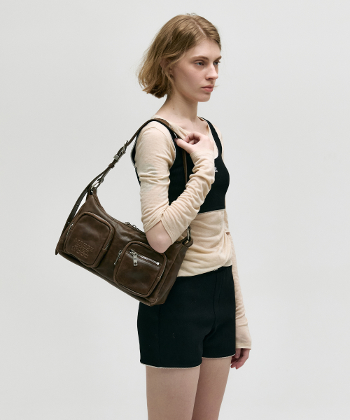 OUTPOCKET HOBO_washed brown pull-up