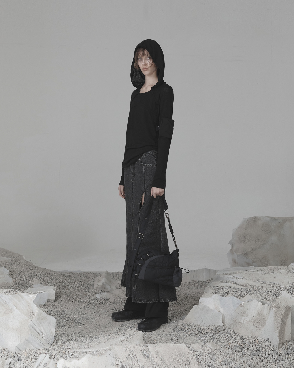오호스(OJOS) Mermaid Slit Denim Skirt / Charcoal - 사이즈