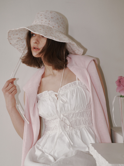 Floral Strap Wide Bucket Hat (Pink Flower)