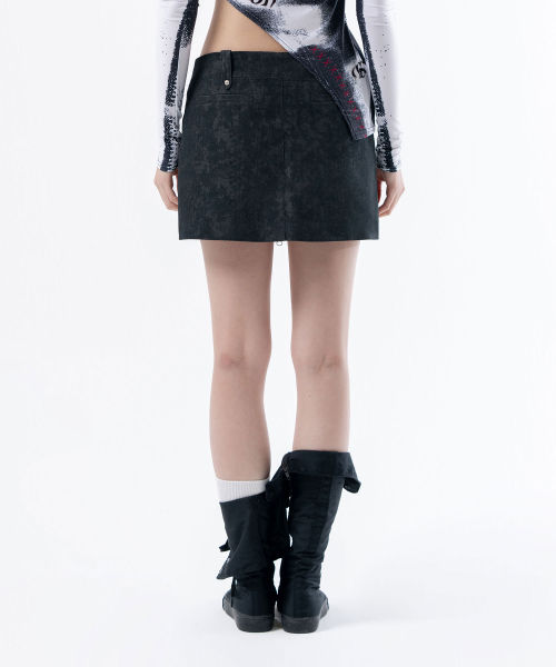FRONT ZIPPER SKIRT BLACK