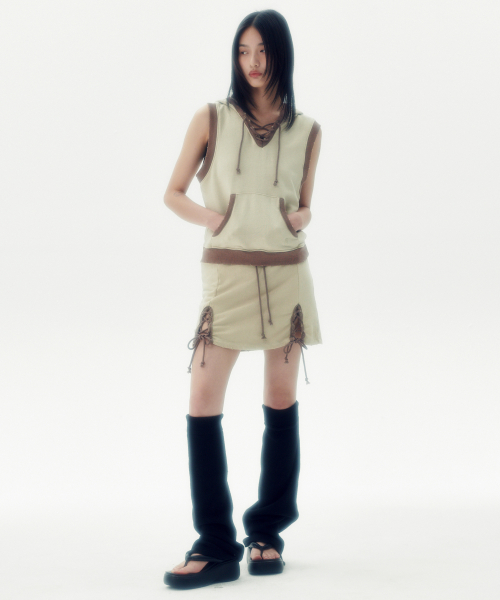 HOODED SLEEVELESS SWEAT VEST [BEIGE]