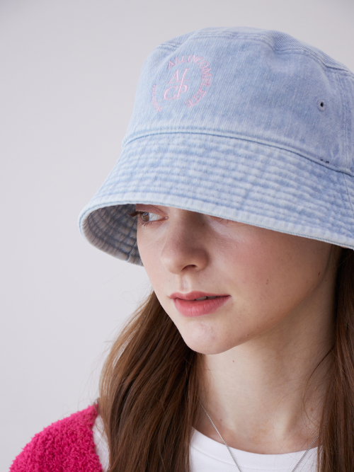 Round Logo Bucket Hat (Light Blue Denim)