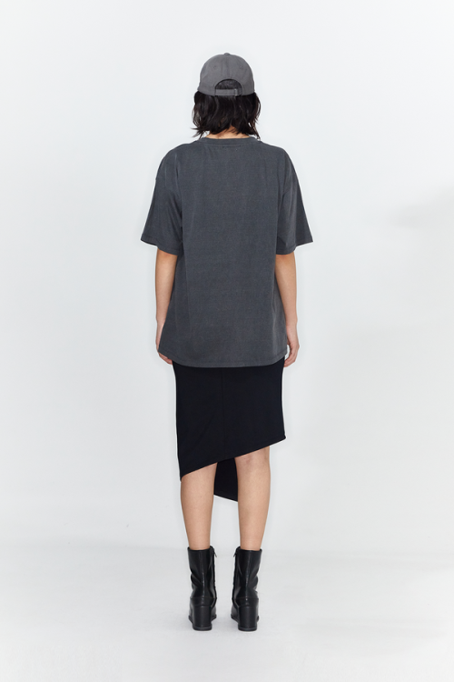 CRESCENDO GRAPHICS T-SHIRT IN CHARCOAL
