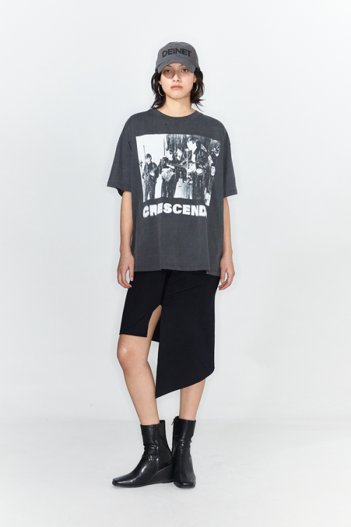 CRESCENDO GRAPHICS T-SHIRT IN CHARCOAL
