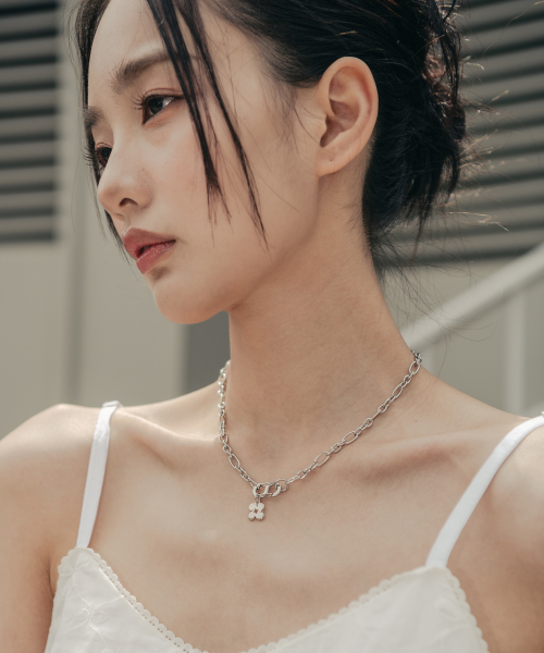 앞잠금 로고 볼드 체인 목걸이