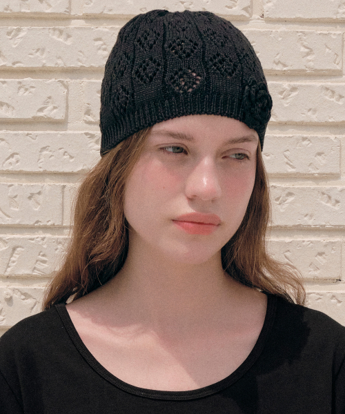 CORSAGE KNIT BEANIE BLACK