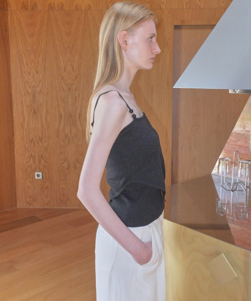 RHOMBUS BEADS TOP - BLACK