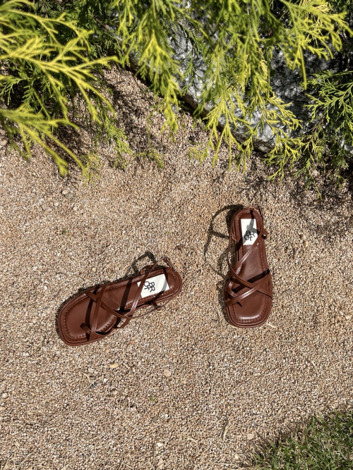 Nottle strap sandals