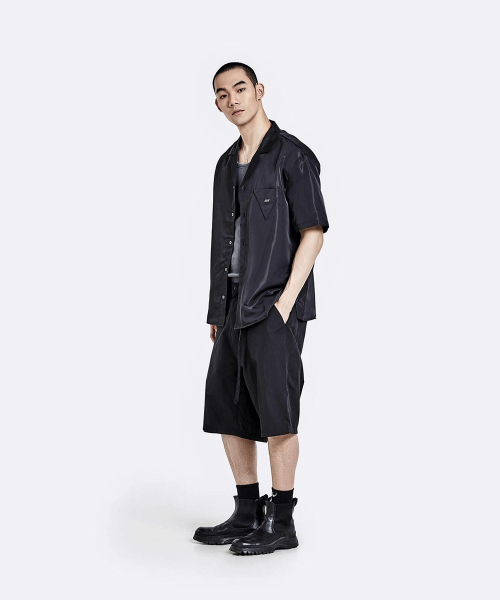 Shiny Half shirt - Black