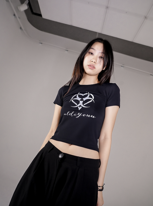 Heart reflex crop Tee (Black)