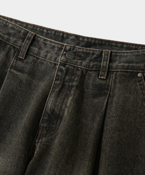 ASI ESSENTIAL ONE-TUCK WIDE DENIM PANTS_DUST BLACK