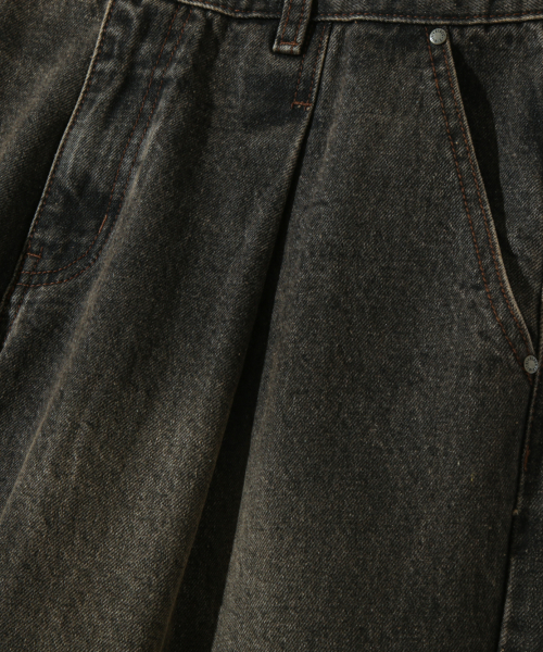 ASI ESSENTIAL ONE-TUCK WIDE DENIM PANTS_DUST BLACK