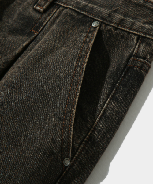 ASI ESSENTIAL ONE-TUCK WIDE DENIM PANTS_DUST BLACK
