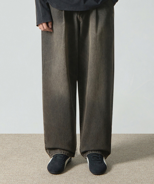 ASI ESSENTIAL ONE-TUCK WIDE DENIM PANTS_DUST BLACK