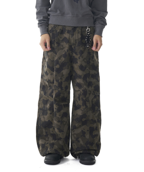 Knee Pin-tuck Camouflage Twill Pants (Khaki)