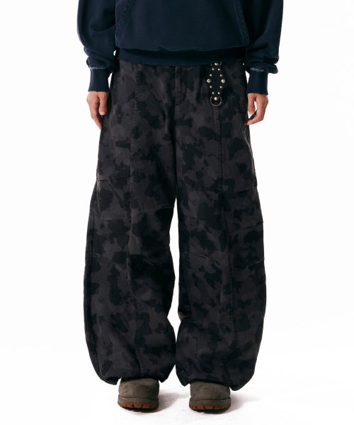 Knee Pin-tuck Camouflage Twill Pants (Black)