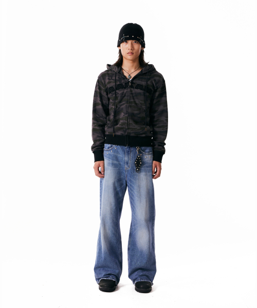 Contrast Logo Zip-up Hoodie (Black)