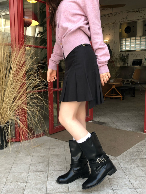 벨로 플리츠 미니 스커트