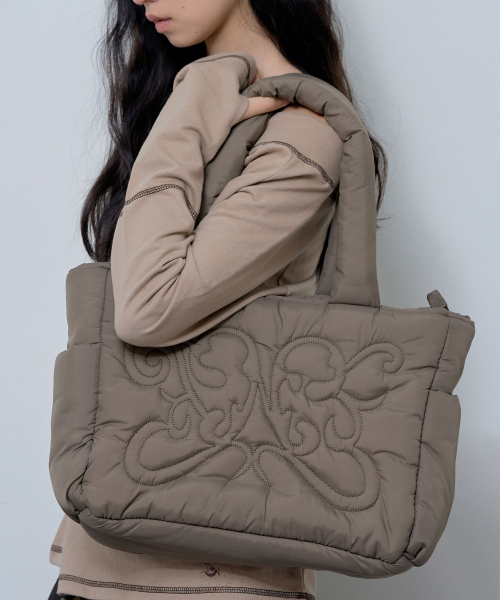 CUDDLE PADDED SHOULDER BAG (BROWN)_F24ZE913