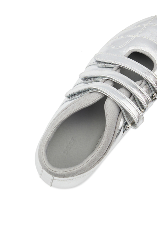 MOZZI SHOES IN SILVER