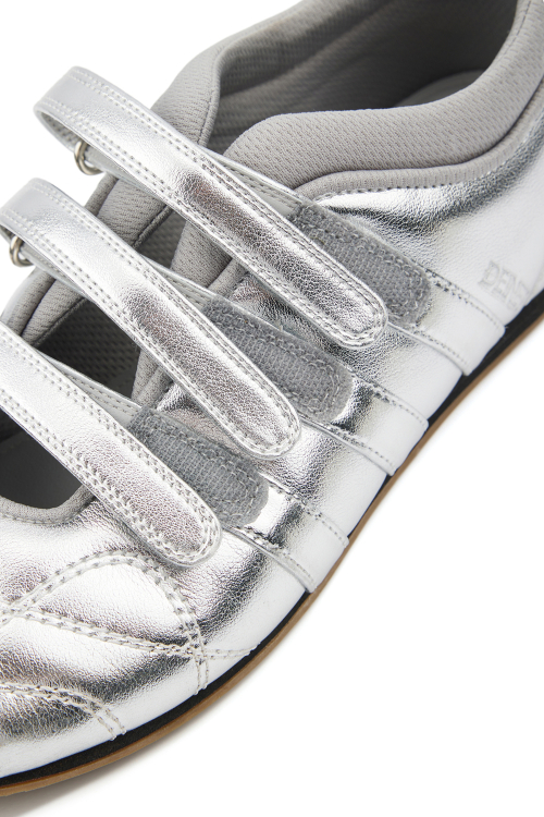 MOZZI SHOES IN SILVER