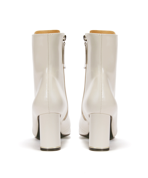 Glossy Lace-Up Boots [Vanilla]