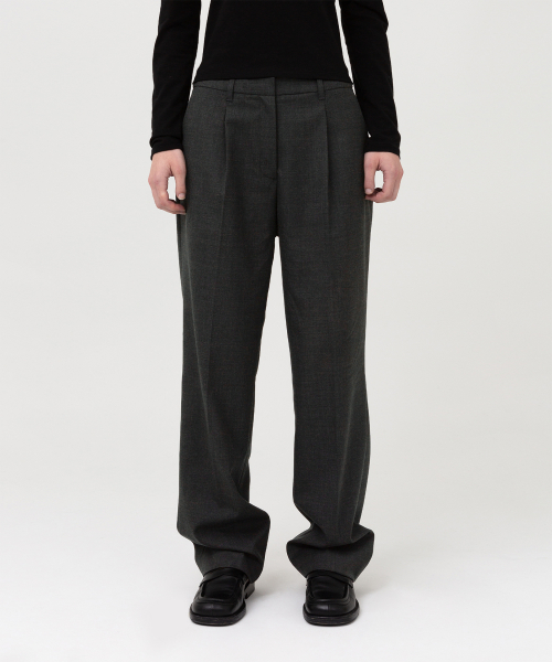 W One Tuck Pants, Charcoal