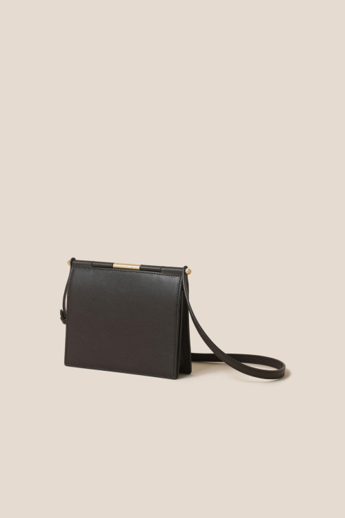 Mael Passport Wallet (Brown)_RCWGX24643BRD