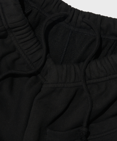 C로고 스트레이트 팬츠 Black