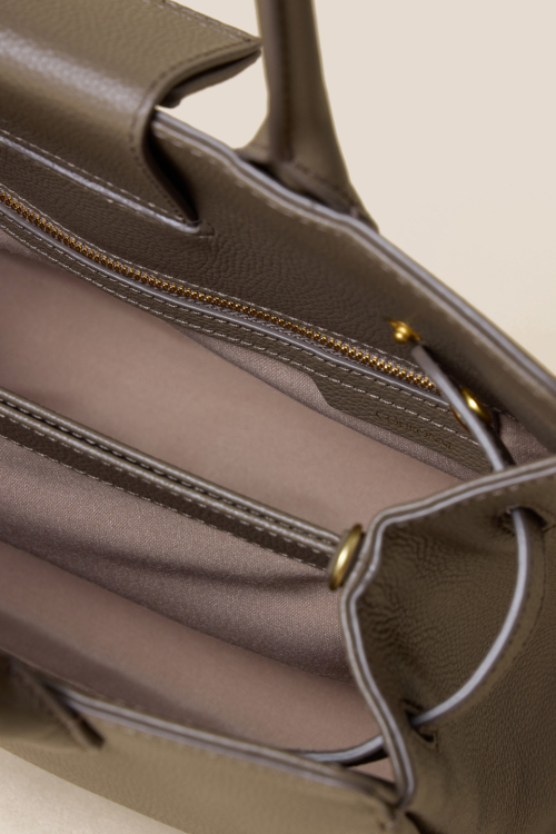 Stephanie Le Temp Tote 31 (Taupe)_RCBTX24659TPX