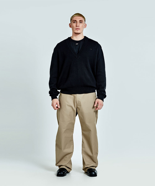 V neck Knit - Black