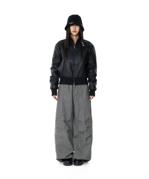 Knee Pin-tuck Stripe Denim Pants (Black)
