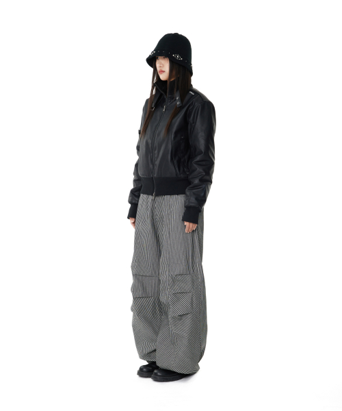 Knee Pin-tuck Stripe Denim Pants (Black)