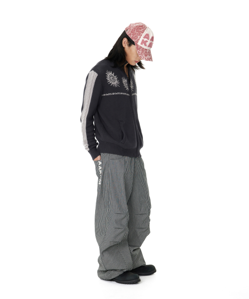 Knee Pin-tuck Stripe Denim Pants (Black)