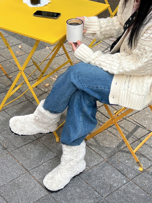 serene shearing boots