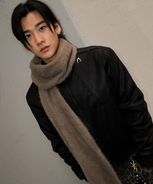 Wide Furry Muffler (Beige)