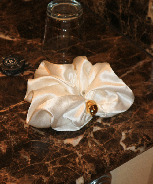 Silk Scrunchie_White Cream