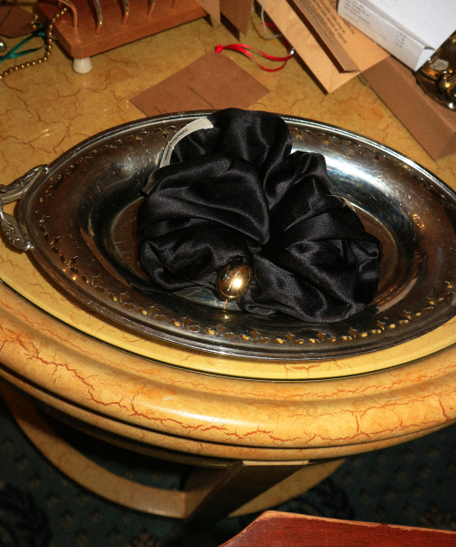 Silk Scrunchie_Black